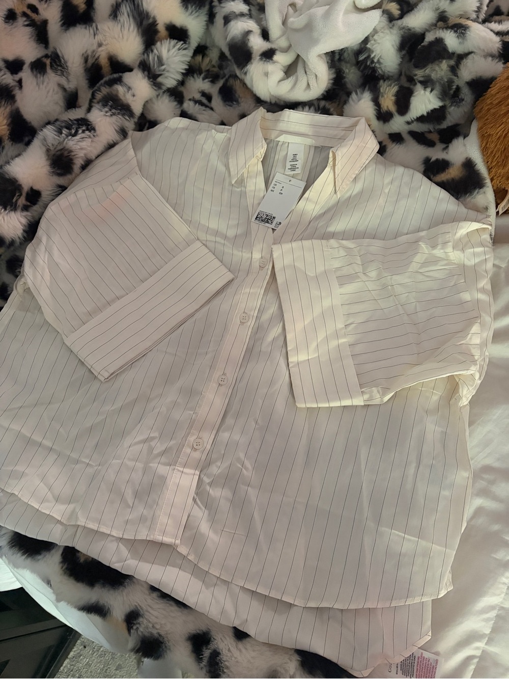 brand new h&m shirt